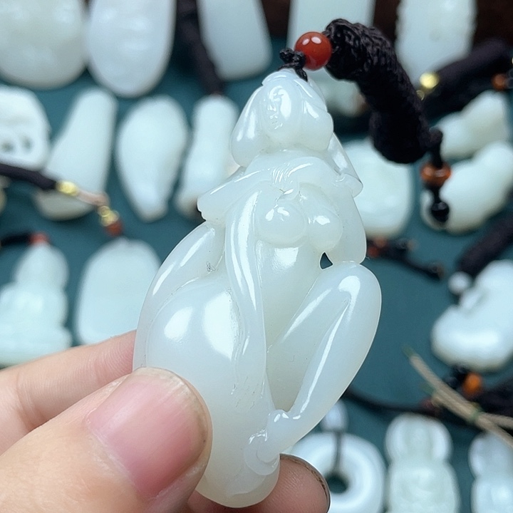 和田玉未镶嵌颈饰