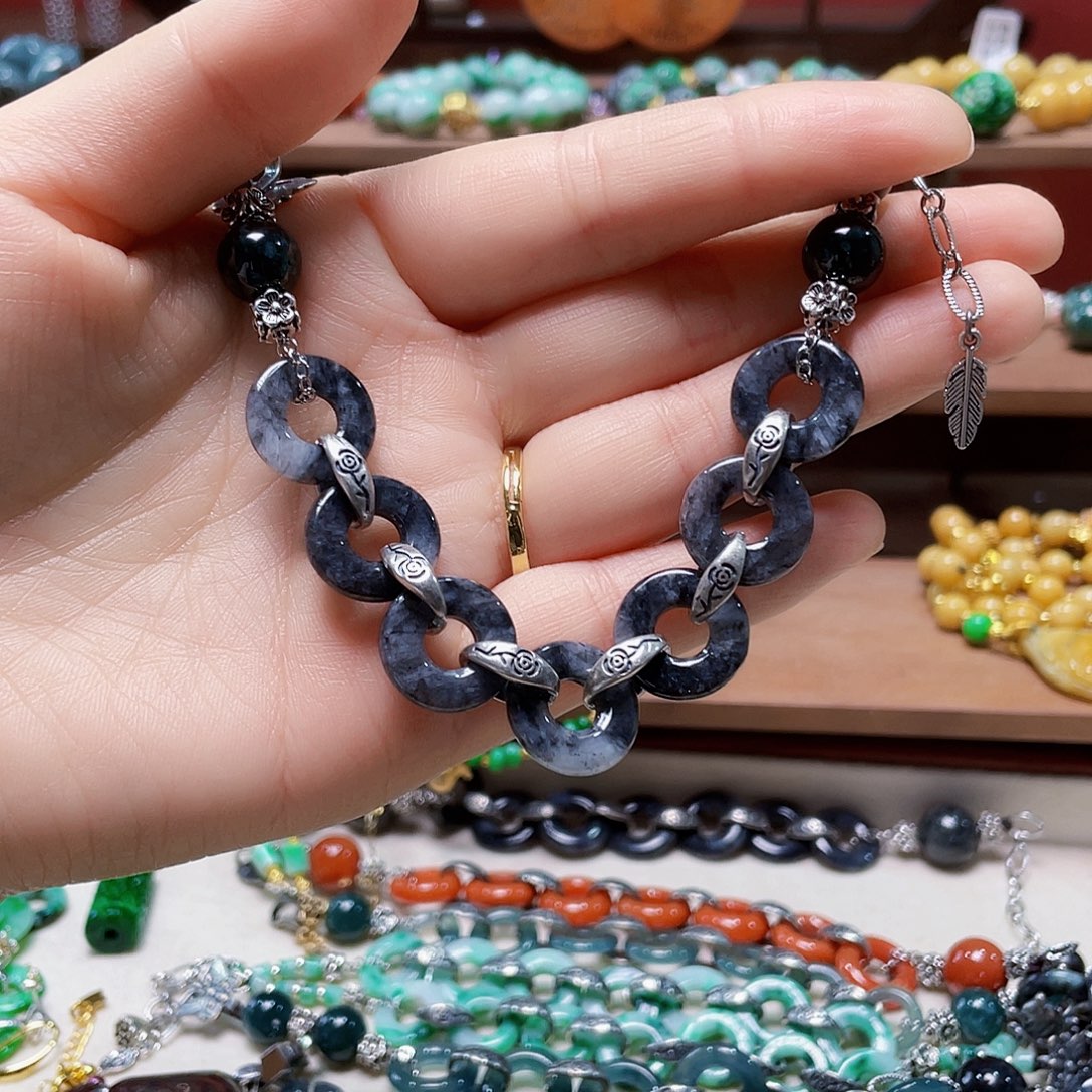 钮***吒翡翠未镶嵌手链饰品