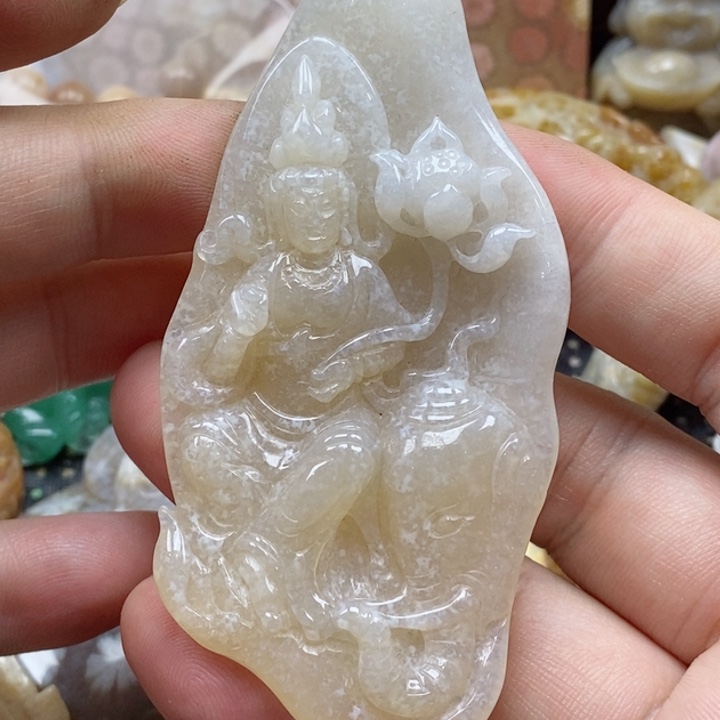 硅化珊瑚（珊瑚玉）颈饰未镶嵌