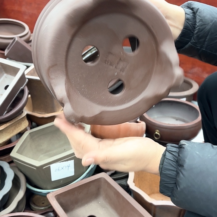 紫砂花盆紫砂的味道很浓