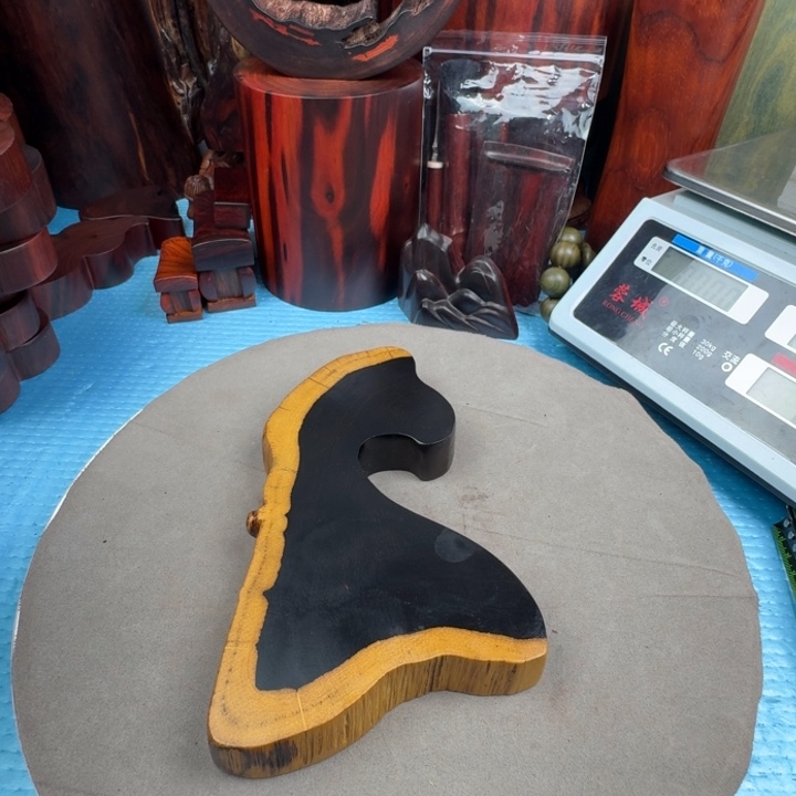 蔚***風大果紫檀（缅甸花梨）