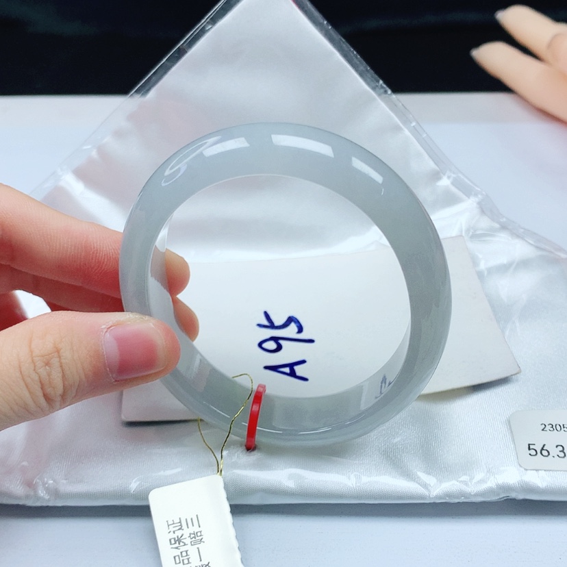 【闪购商品】翡翠手镯（贵妃镯）未镶嵌天然缅甸a货手镯56+