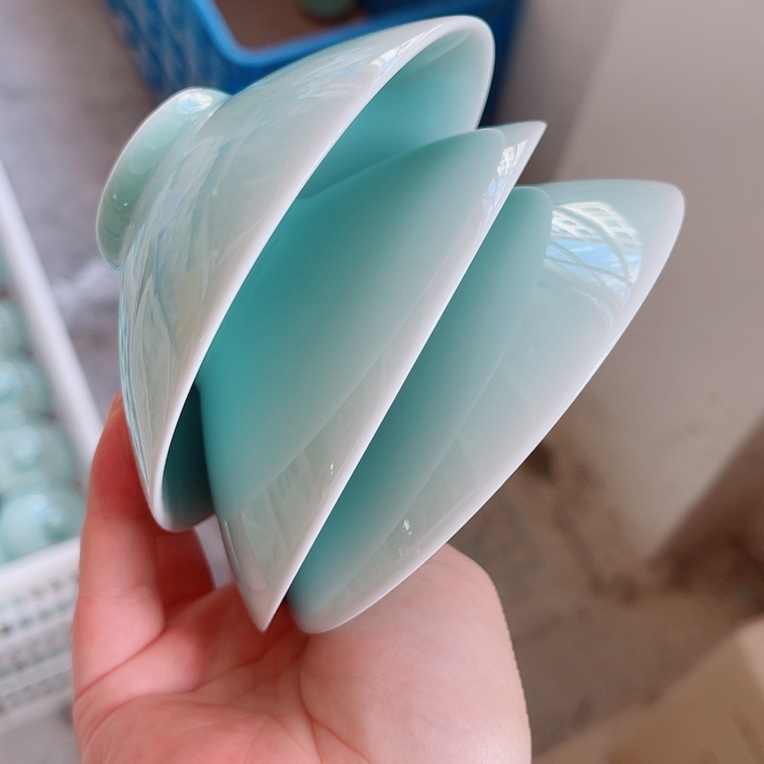 青瓷哈哈哈哈恍恍惚惚好