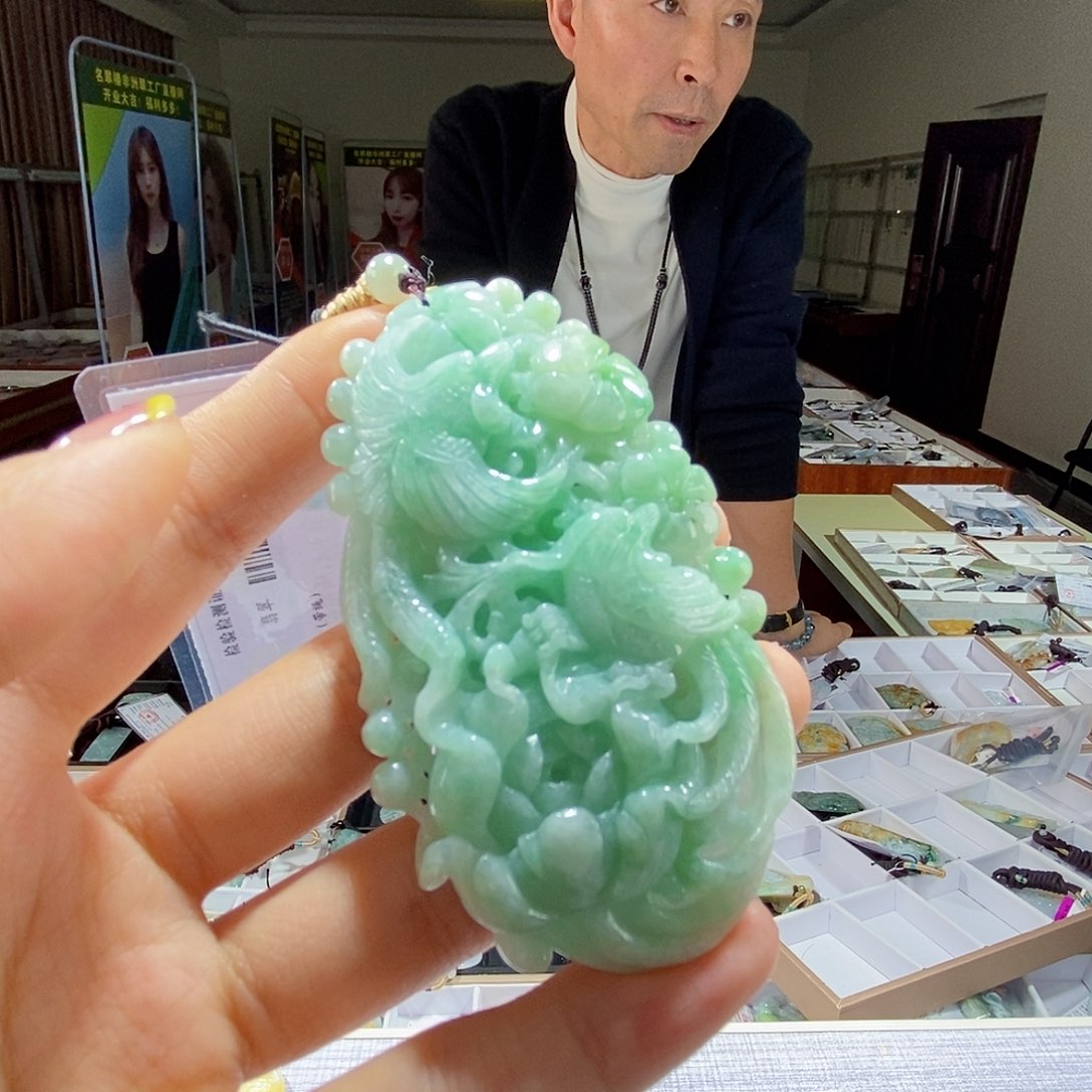 翡翠未镶嵌颈饰翡翠