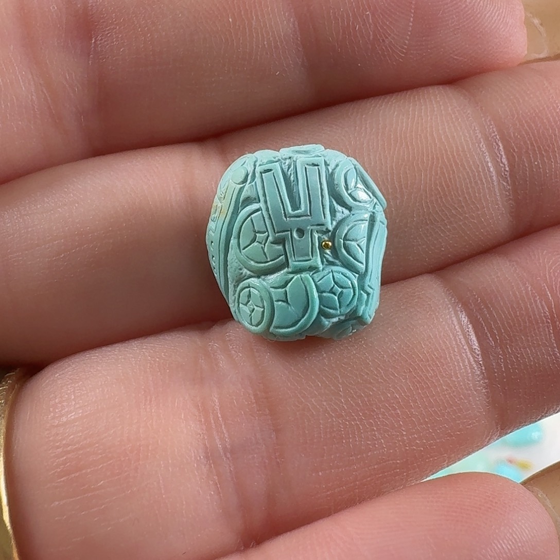 绿松石未镶嵌颈饰