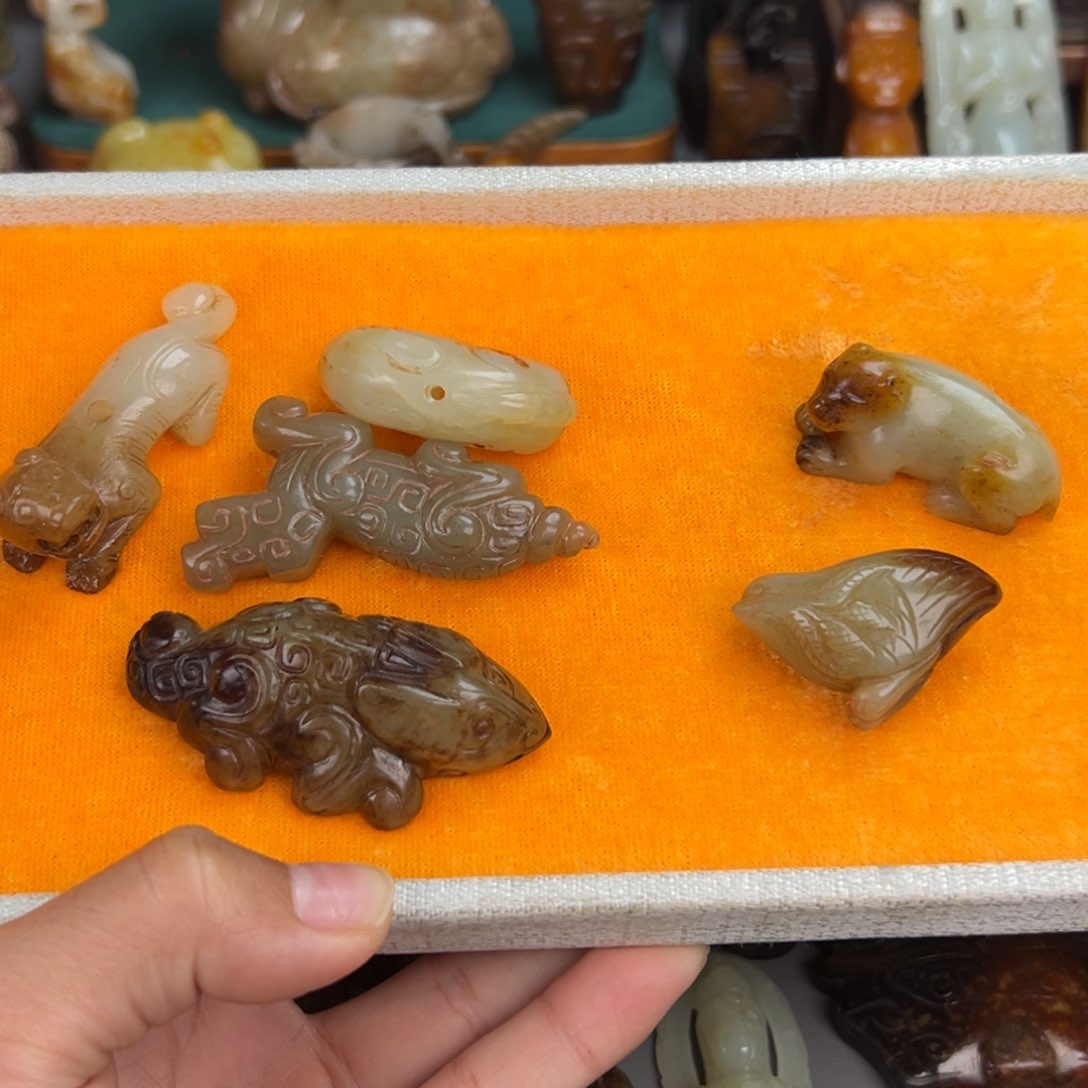 和田玉未镶嵌颈饰嗨*六
