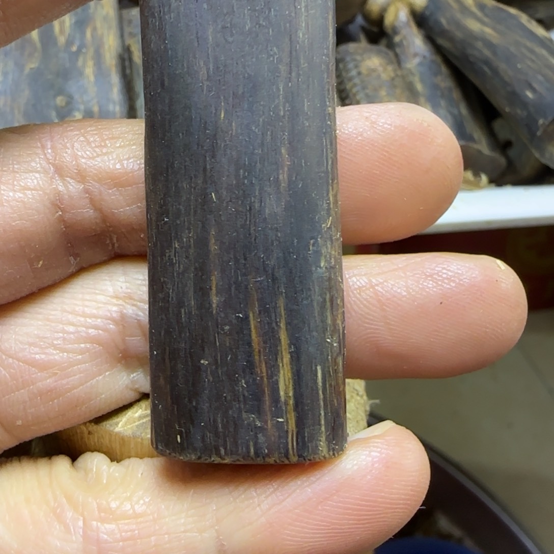 沉香吊坠原汁原味沉香吊坠