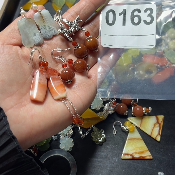 m***o蛇纹石玉合金耳饰