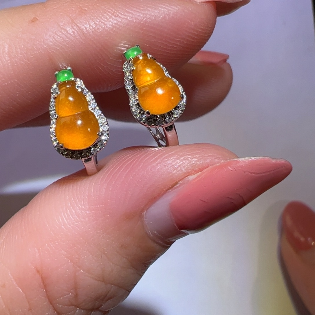 翡翠颈饰18K金镶嵌耳包