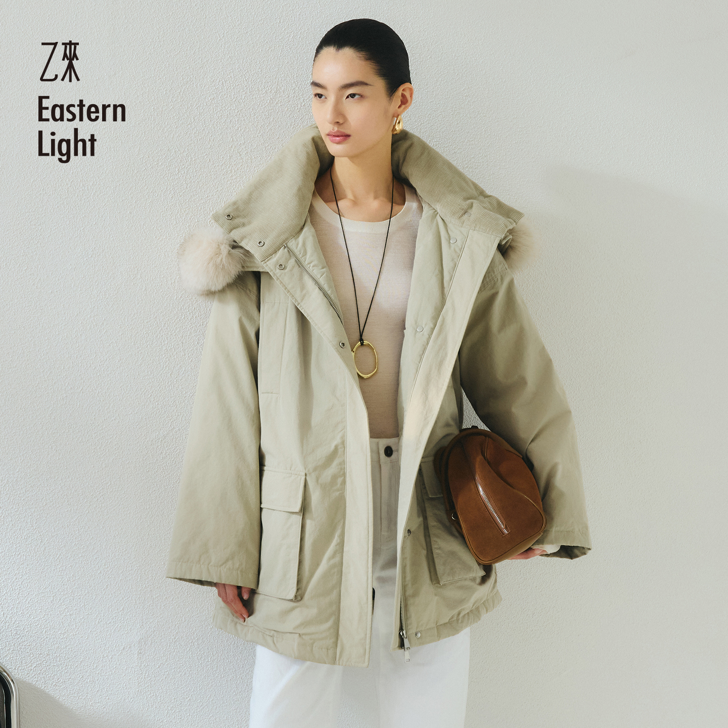 Eastern Light/乙来【白鸭绒】冬季保暖时尚休闲狐狸毛领连帽羽绒服