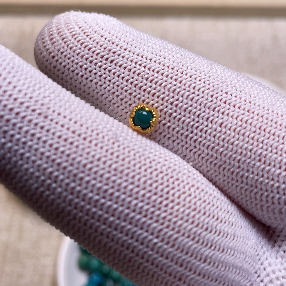 绿松石18K金镶嵌配饰5.5