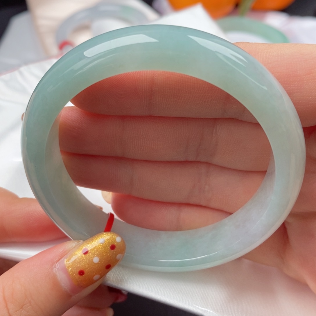 翡翠未镶嵌手镯58圈口