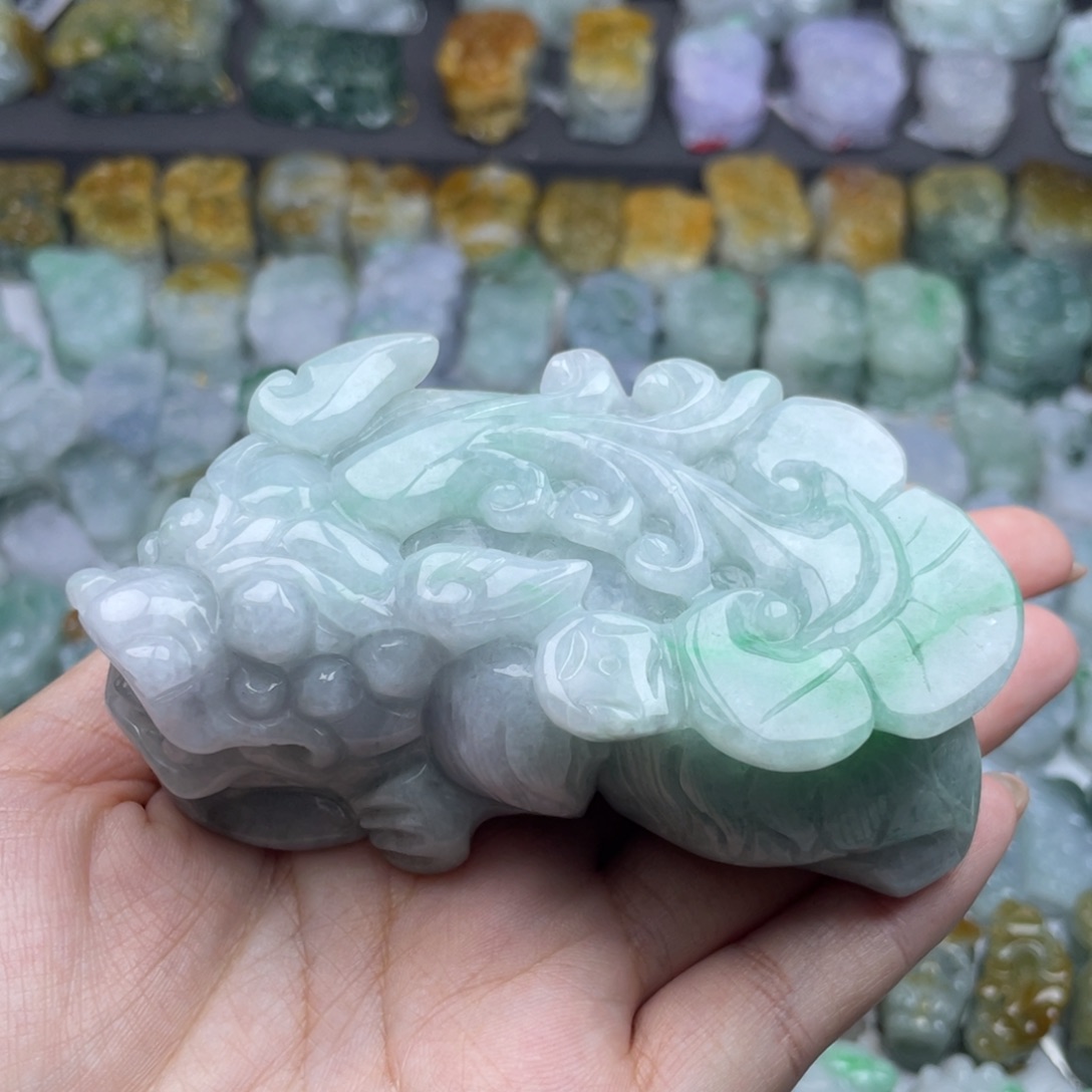 翡翠颈饰未镶嵌貔貅