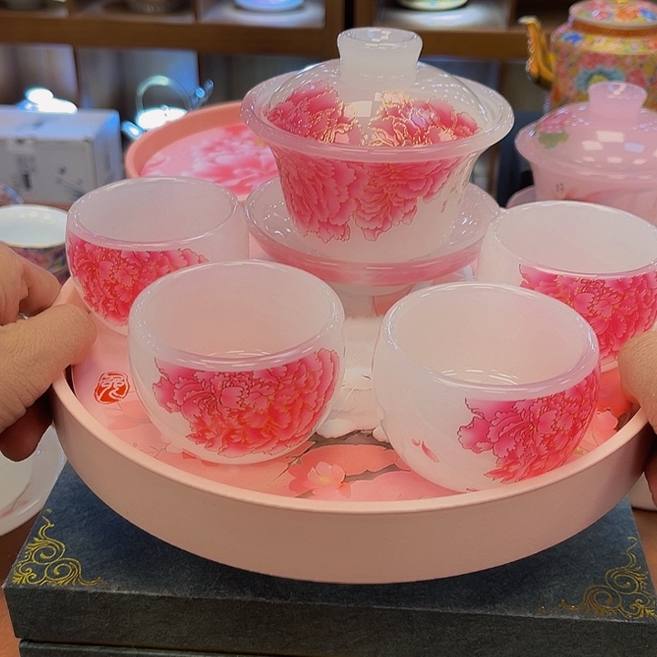 段泥茶杯吧啦吧拉的我都不知道