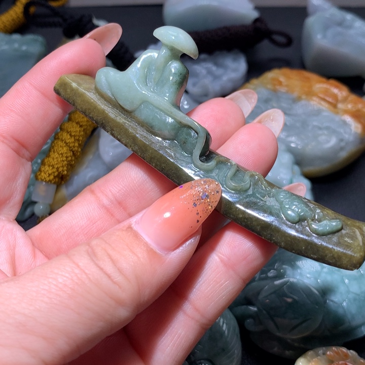 翡翠未镶嵌颈饰保真天然A货翡翠