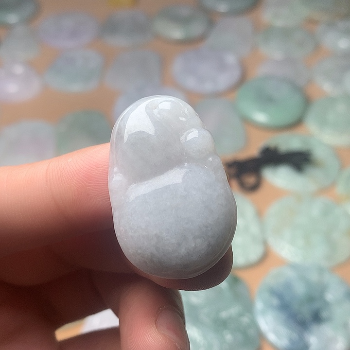 翡翠未镶嵌颈饰葫芦