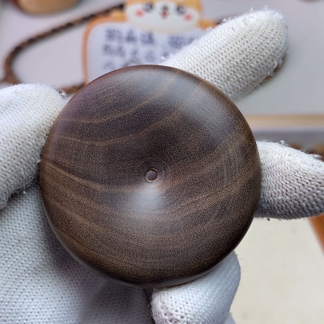 檀香木把件不****?印度迈索尔老山檀4.0*1.0平安车挂