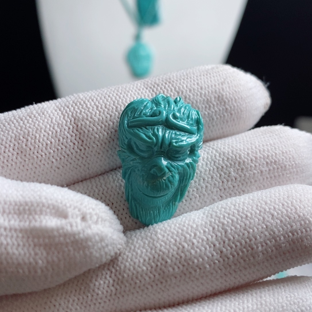 绿松石颈饰未镶嵌