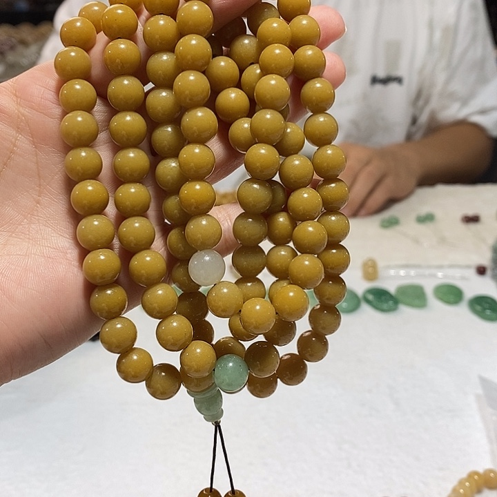 密玉（石英质玉）未镶嵌颈饰