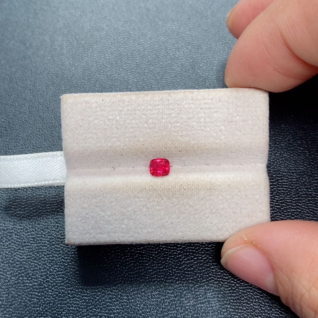 尖晶石裸石未镶嵌0.32绝地