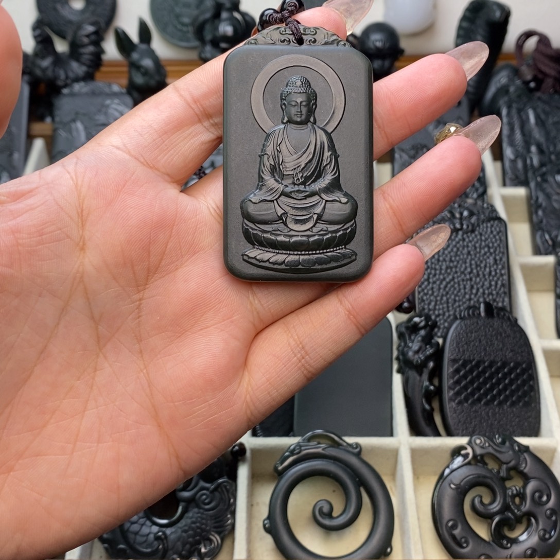 梦***影和田玉未镶嵌颈饰