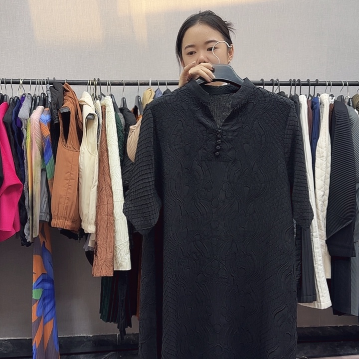 黑色连衣裙不退不换