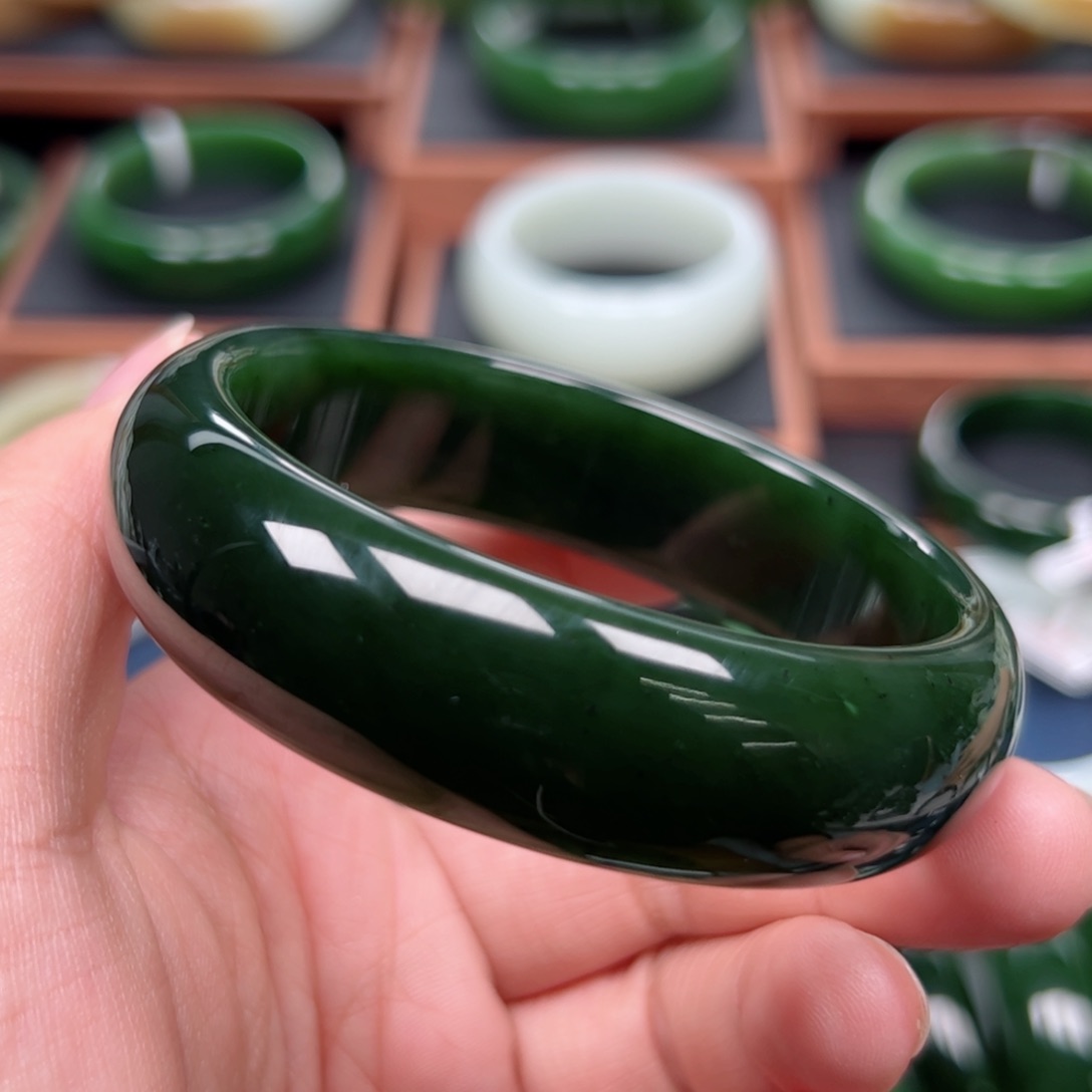 未镶嵌手镯和田玉（碧玉）