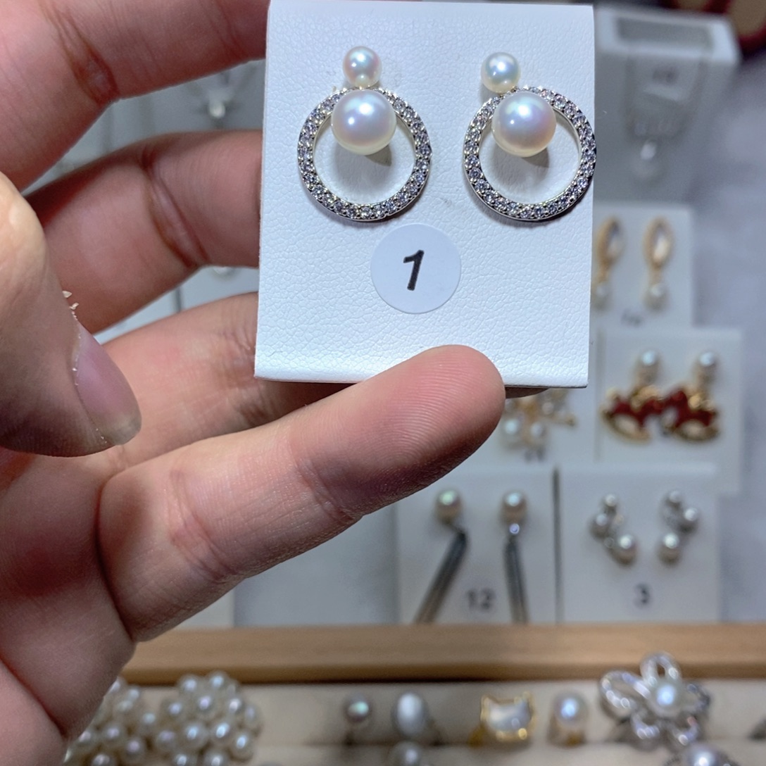 淡水珍珠银S925镶嵌耳饰