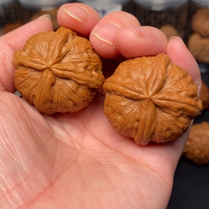 文玩核桃吊坠元宝四棱