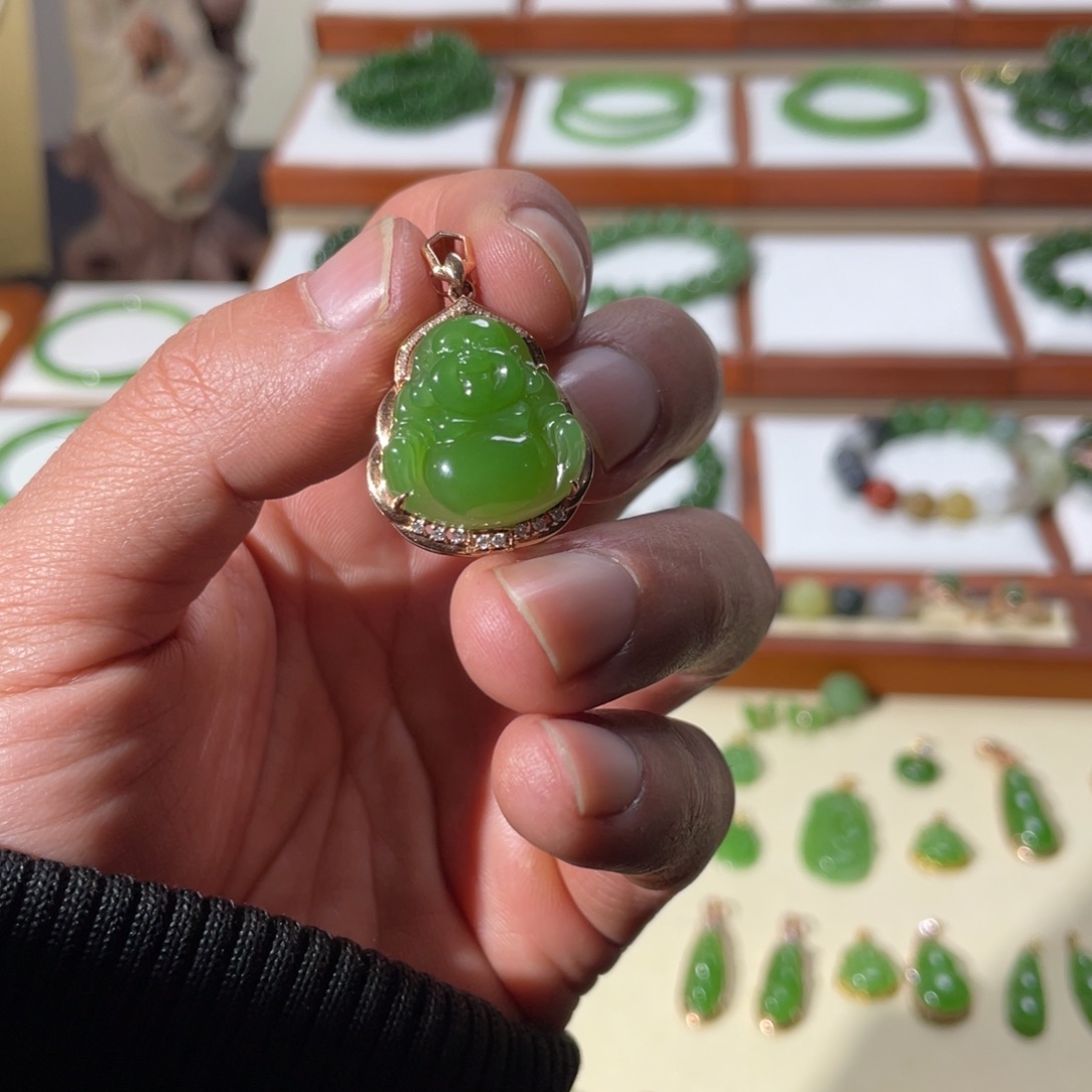 和田玉颈饰18K金镶嵌