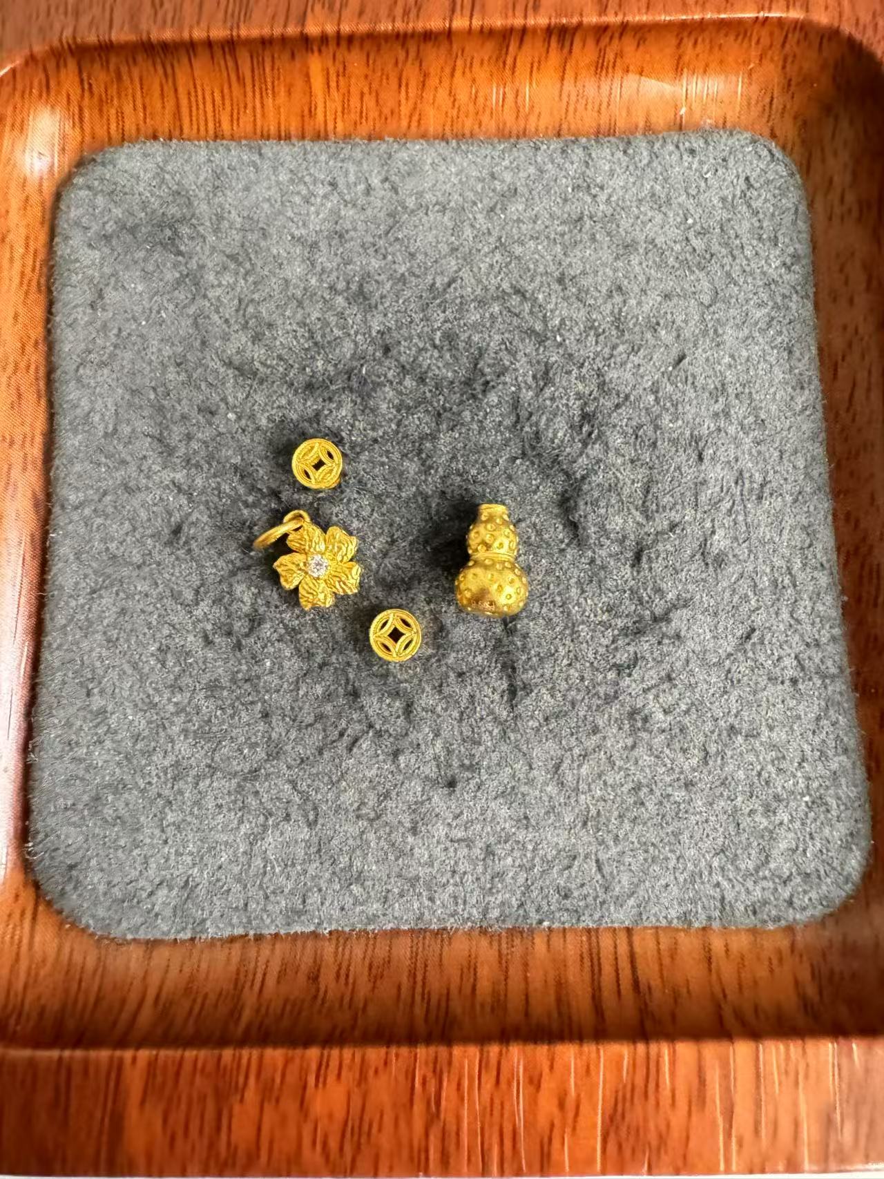 足金999 葫芦钱币中串小花吊坠