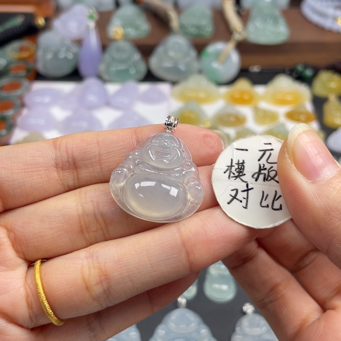 翡翠未镶嵌颈饰佛公