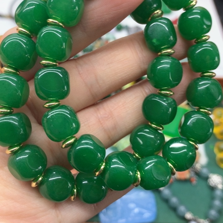 颈饰未镶嵌翡翠吊坠