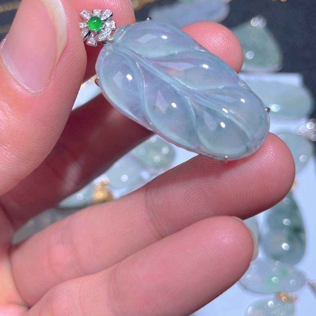 翡翠颈饰18K金镶嵌翡翠