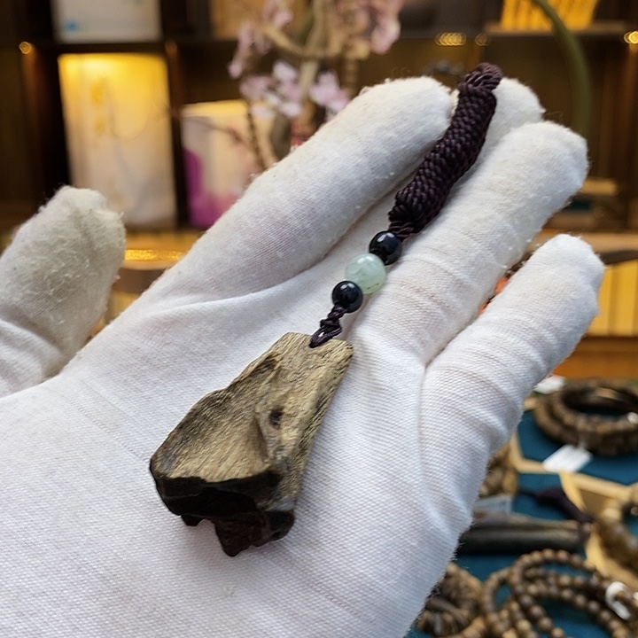 沉香吊坠沉香吊坠