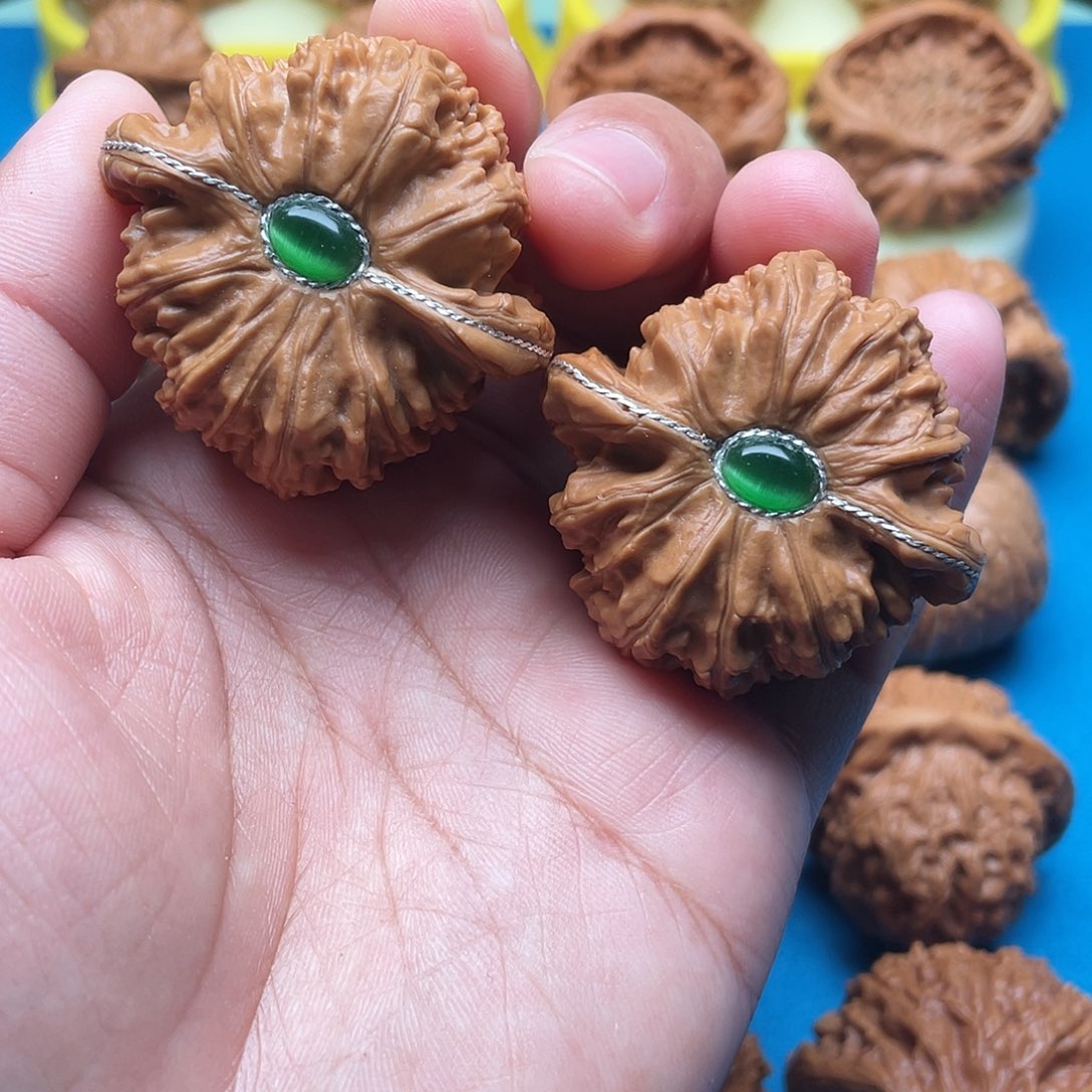 文玩核桃把件白狮子42