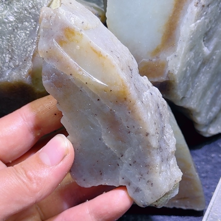 和田玉未镶嵌珠宝半成品