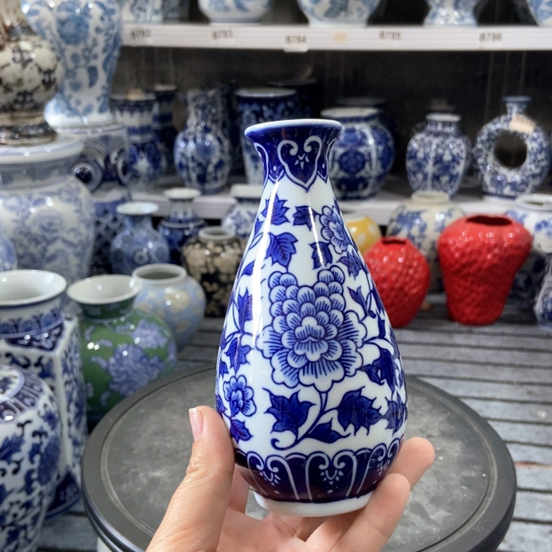 摆件花瓶手绘釉下彩