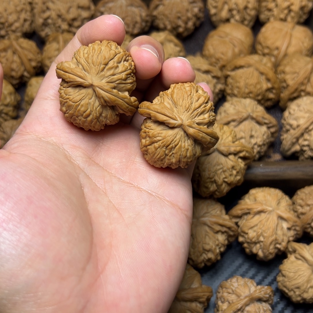 吊坠文玩核桃小闷白