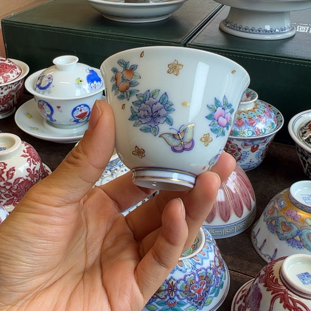 H冉月观隐斗彩蝶恋花铃铛杯