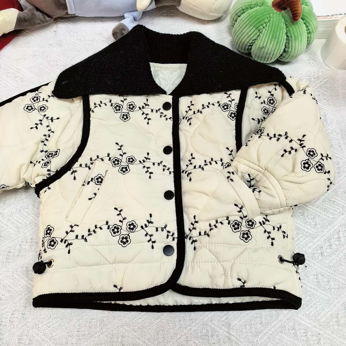 女童冬季加厚休闲白色梅花刺绣外套482