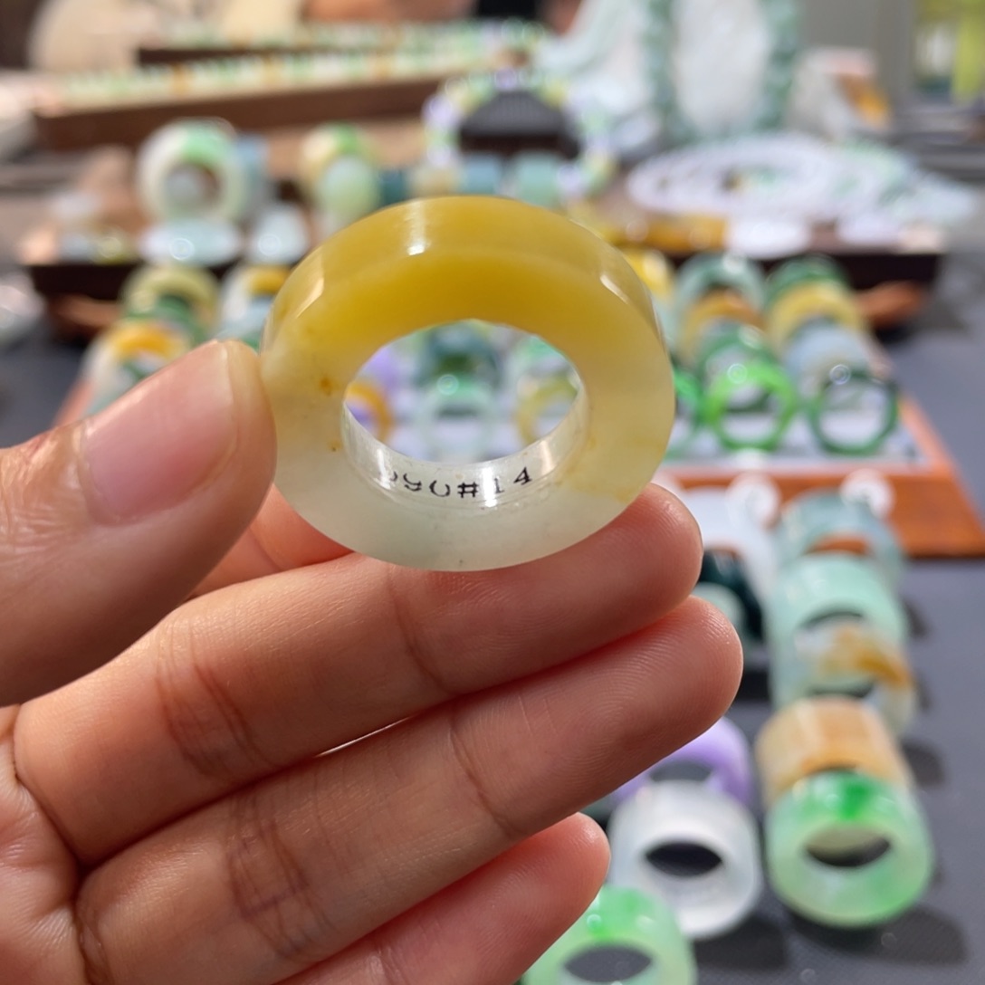 定制翡翠未镶嵌章翡翠