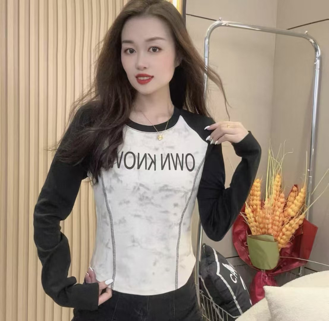 字母女性修身型标准圆领大码T恤短袖彩绘休闲风