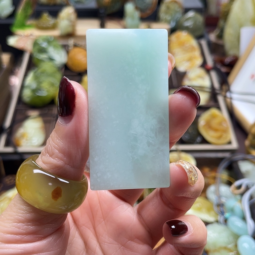 蛇纹石玉颈饰未镶嵌天青冻无事牌