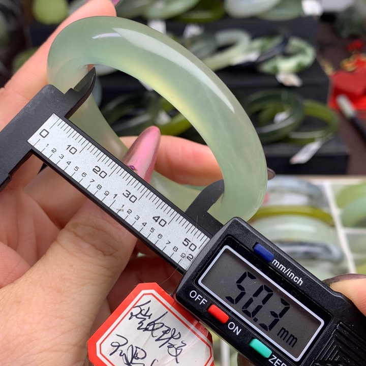 蛇纹石玉手镯未镶嵌手镯490