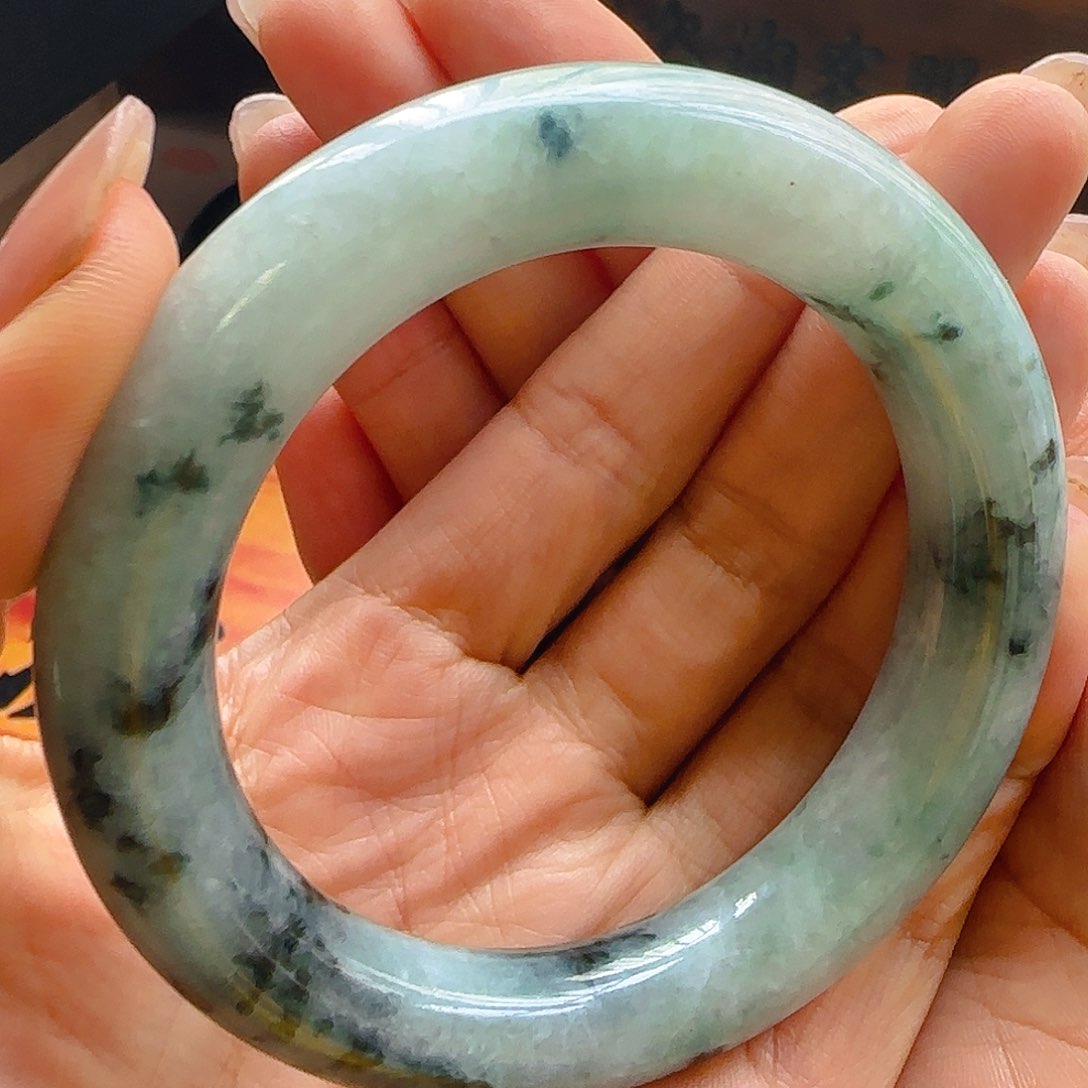 翡翠手镯未镶嵌翡翠350