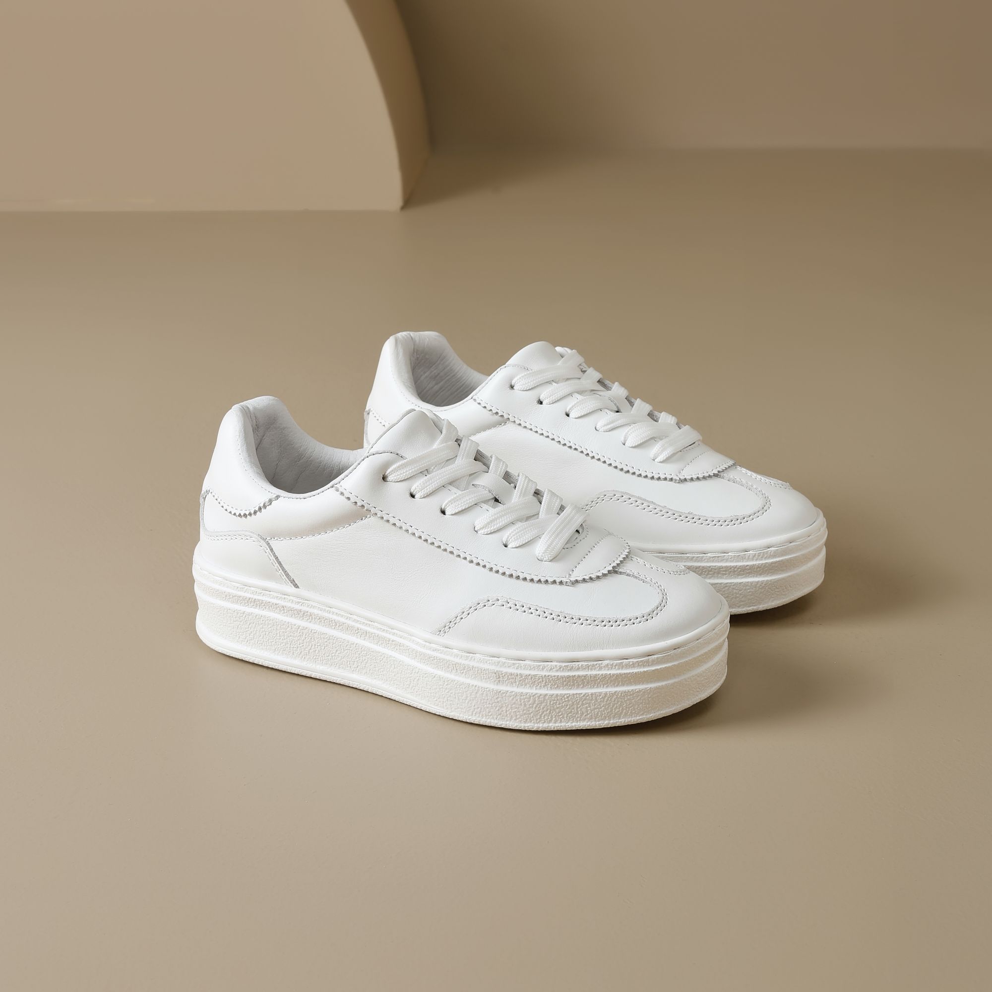 真皮小白鞋女款百搭厚底休闲板鞋