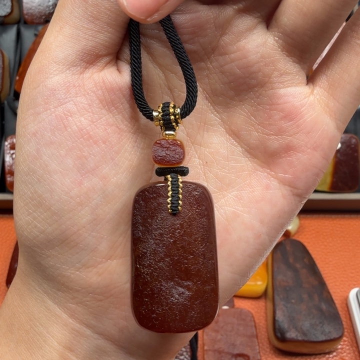 蜜蜡未镶嵌吊坠(赠链)