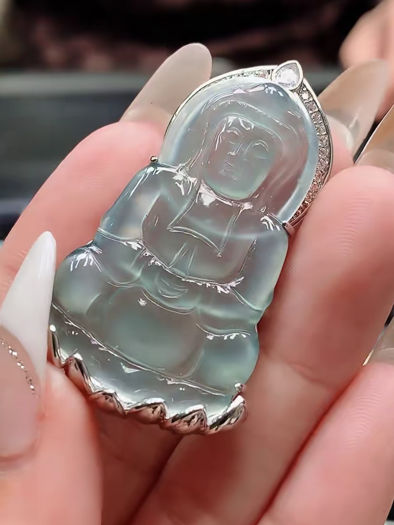 纯天然A货翡翠吊坠