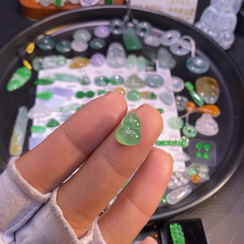 【闪购商品】翡翠挂件未镶嵌葫芦